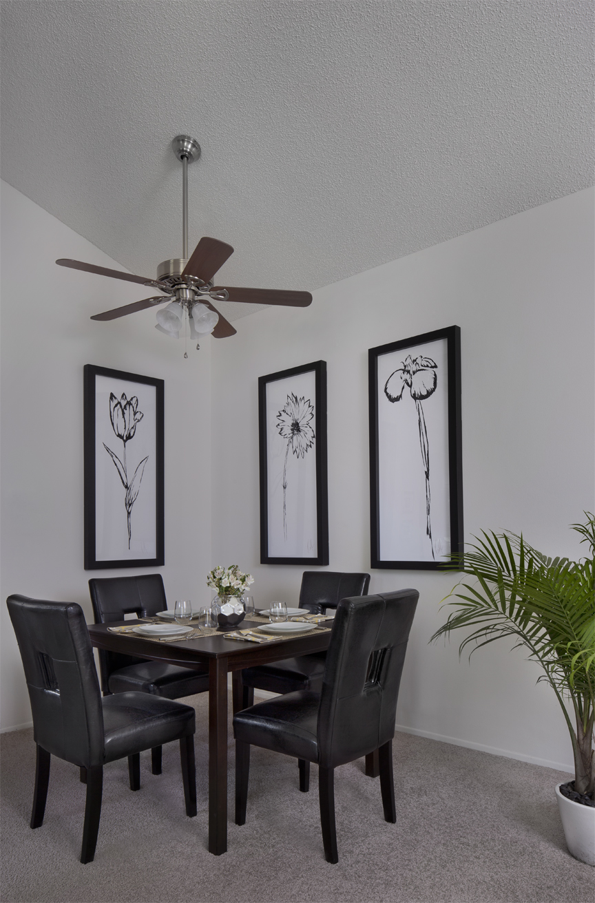 Dining Room with wall decoration